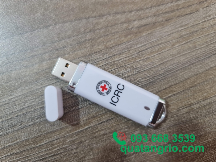 USB Vo Nhua in logo ICRC lam qua tang su kien 