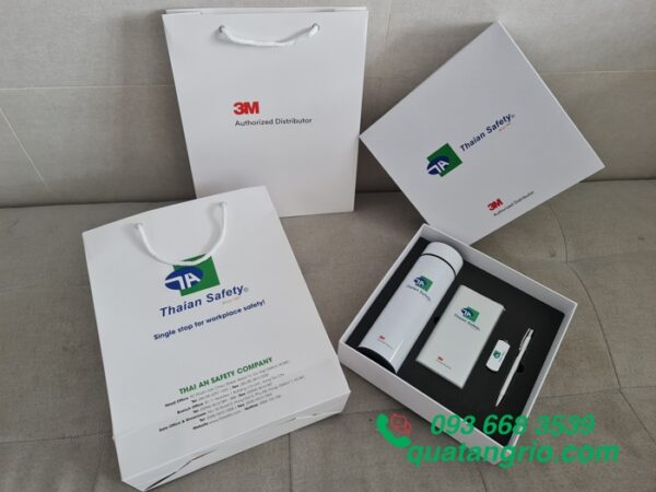 Bo Qua Tang(Pin Sac Xiaomxi+Binh Giu Nhiet+USB+But+Hop Am Duong+Tui Xach) in logo Thaian Safety